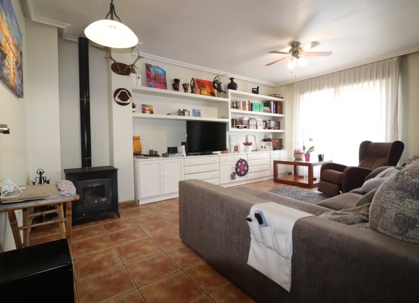 Gensalg - apartment -
Dolores - Dolores - Town