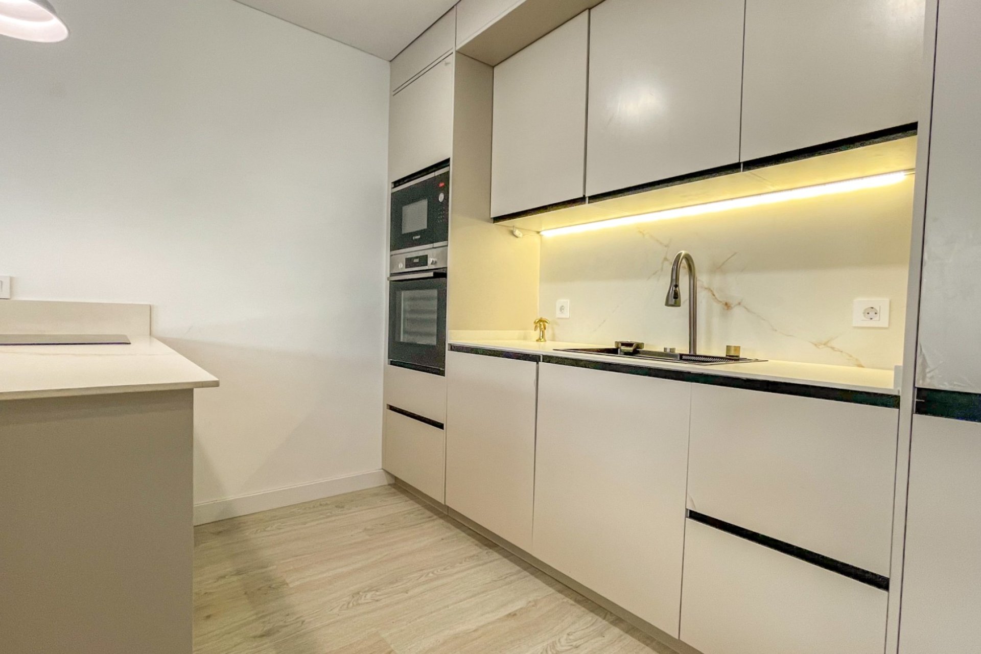 Gensalg - apartment -
Torrevieja - Playa Los Naufragos
