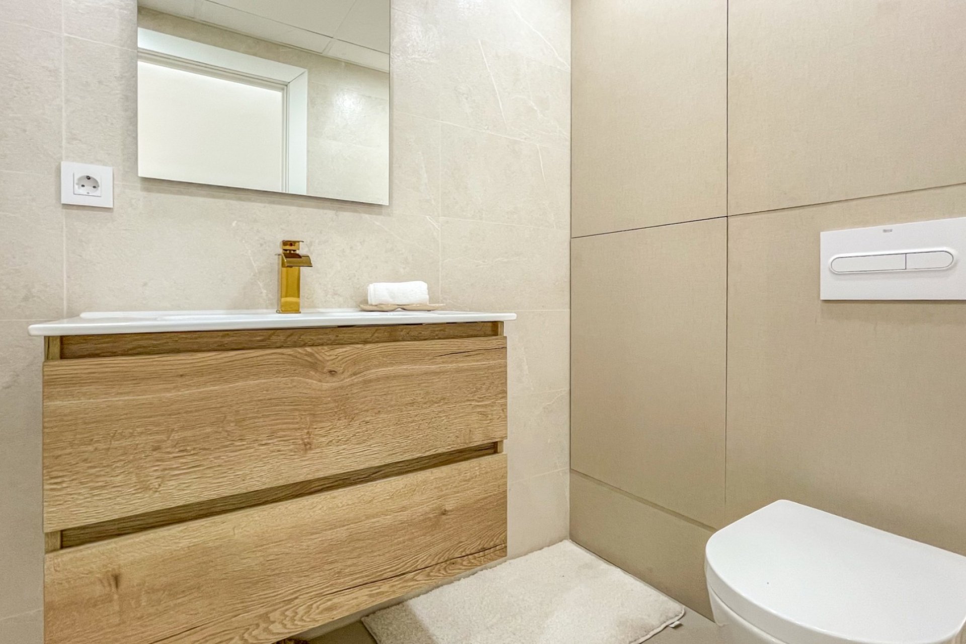 Gensalg - apartment -
Torrevieja - Playa Los Naufragos