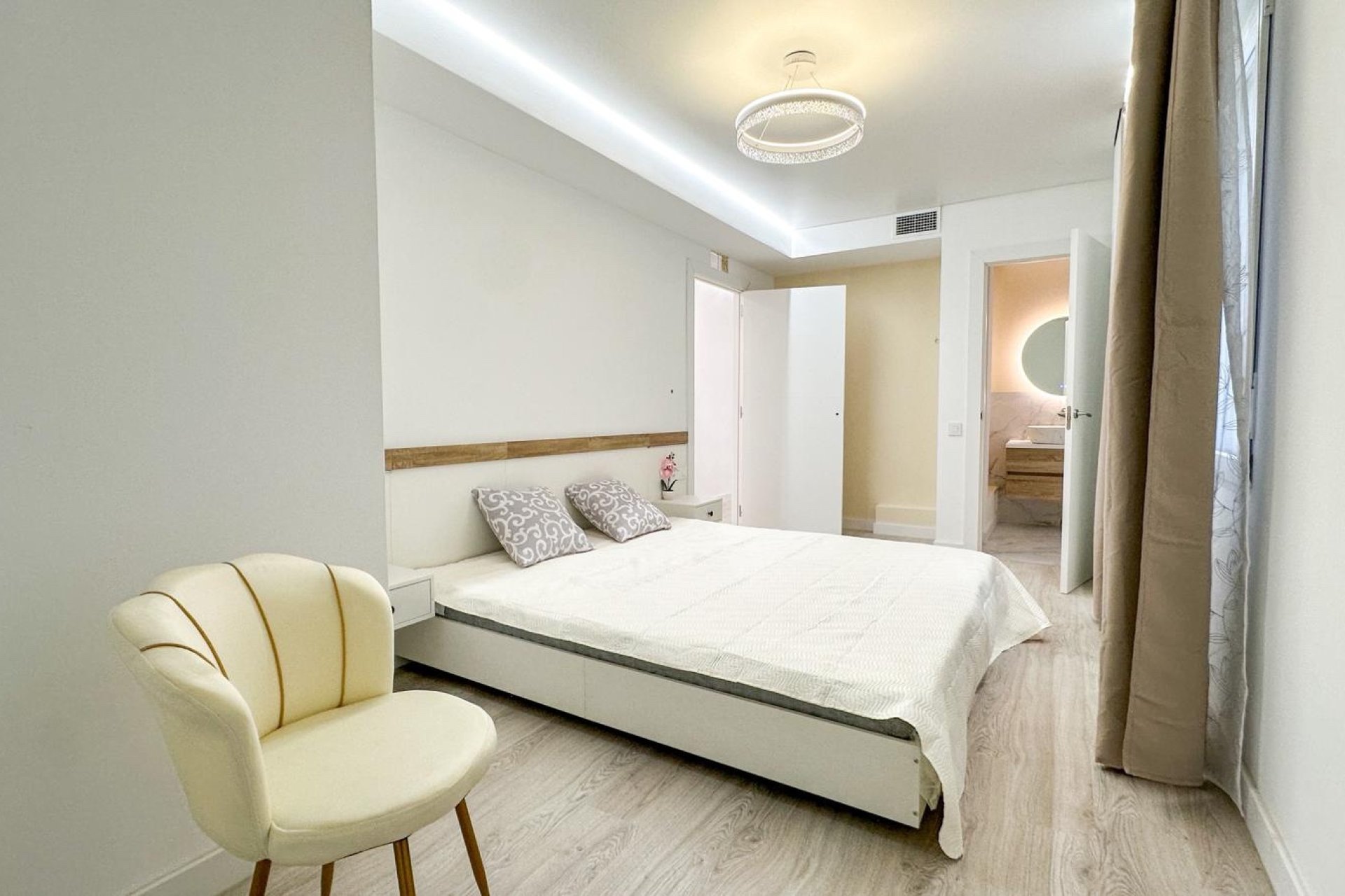 Gensalg - apartment -
Torrevieja - Playa Los Naufragos