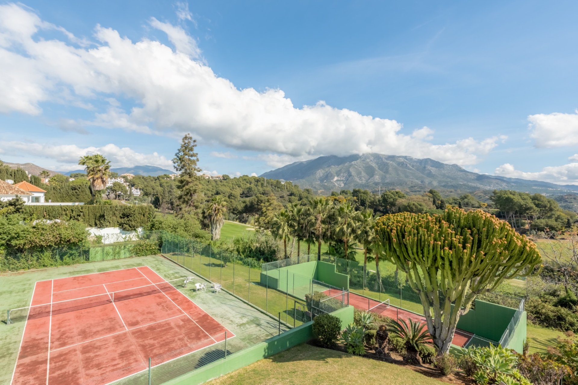 Gensalg - Rækkehus -
Marbella - Nueva Andalucía