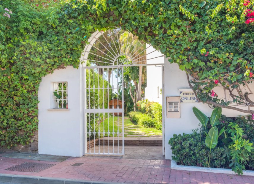 Gensalg - Rækkehus -
Marbella - Puerto Banús