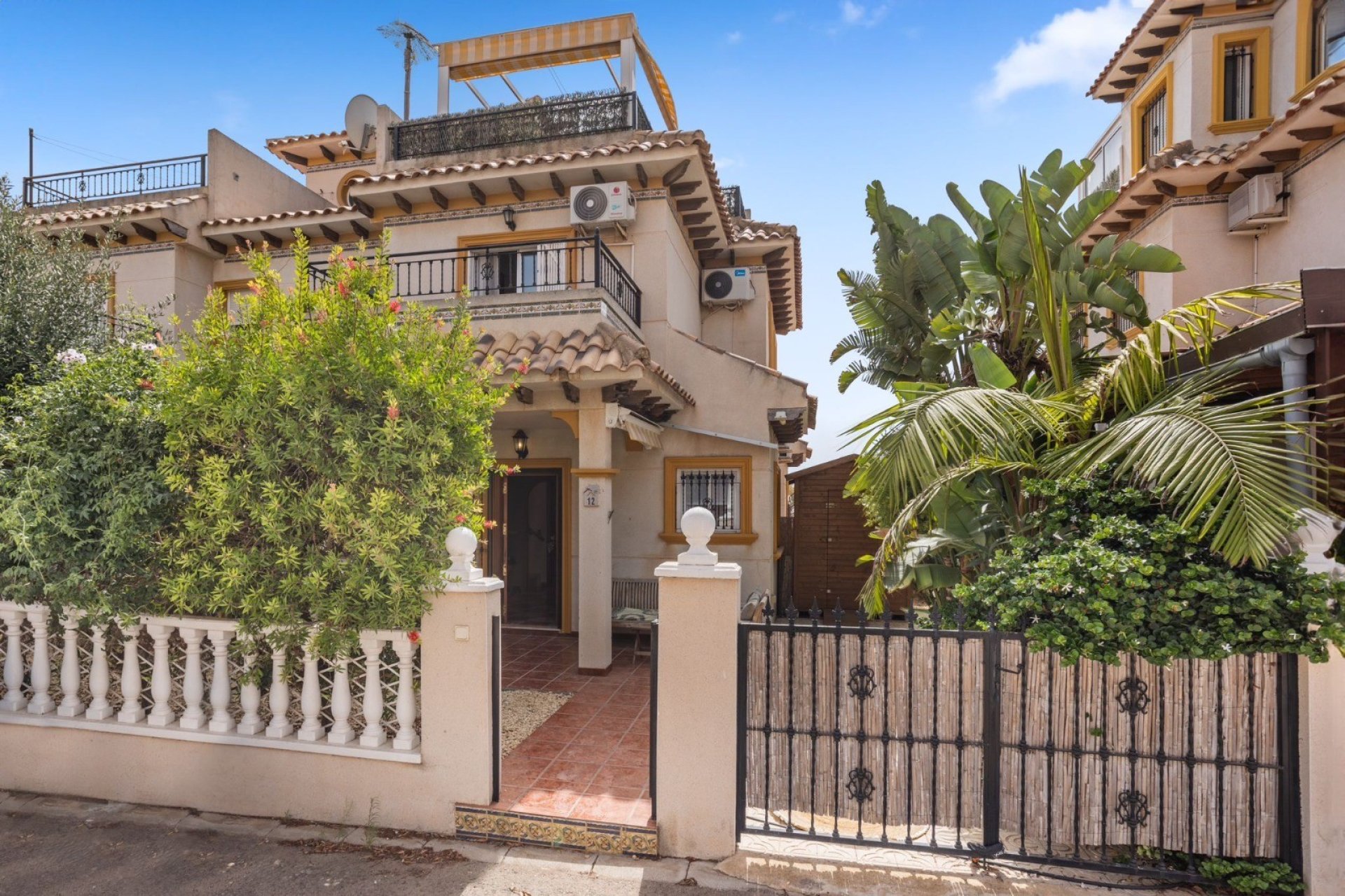 Gensalg - Rækkehus -
Orihuela Costa - La Regia