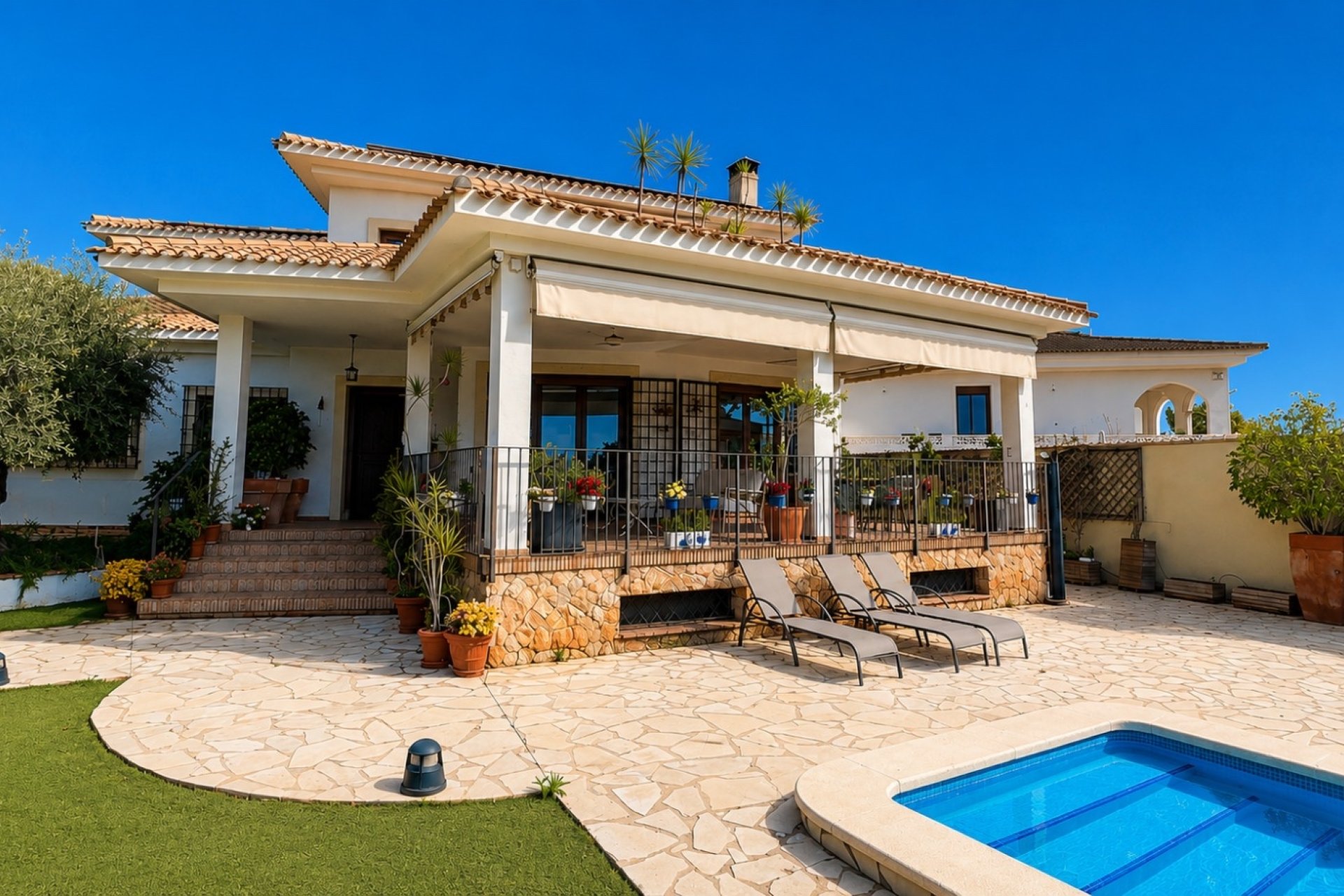 Gensalg - Villa -
Campoamor - Dehesa de campoamor