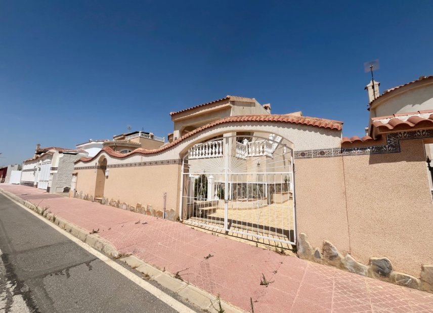 Gensalg - Villa -
Ciudad Quesada - Airstrip