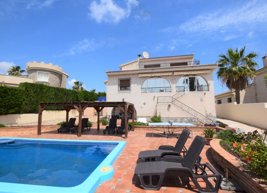 Gensalg - Villa -
Ciudad Quesada - Pueblo Bravo