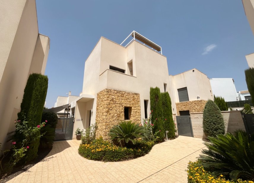 Gensalg - Villa -
Ciudad Quesada - Pueblo Bravo
