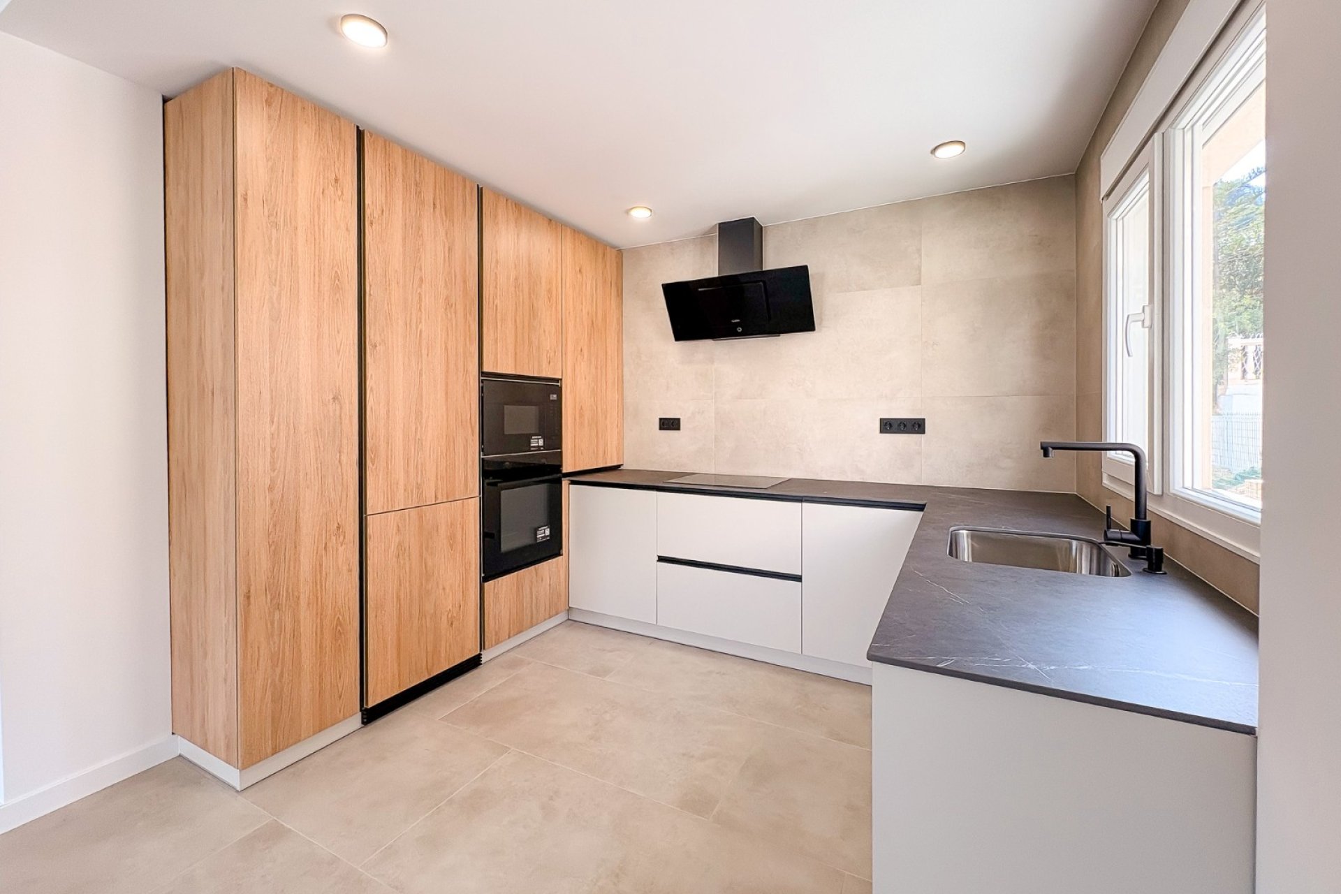 Gensalg - Villa -
El Campello - Pueblo Acantilado - Venta Lanuza