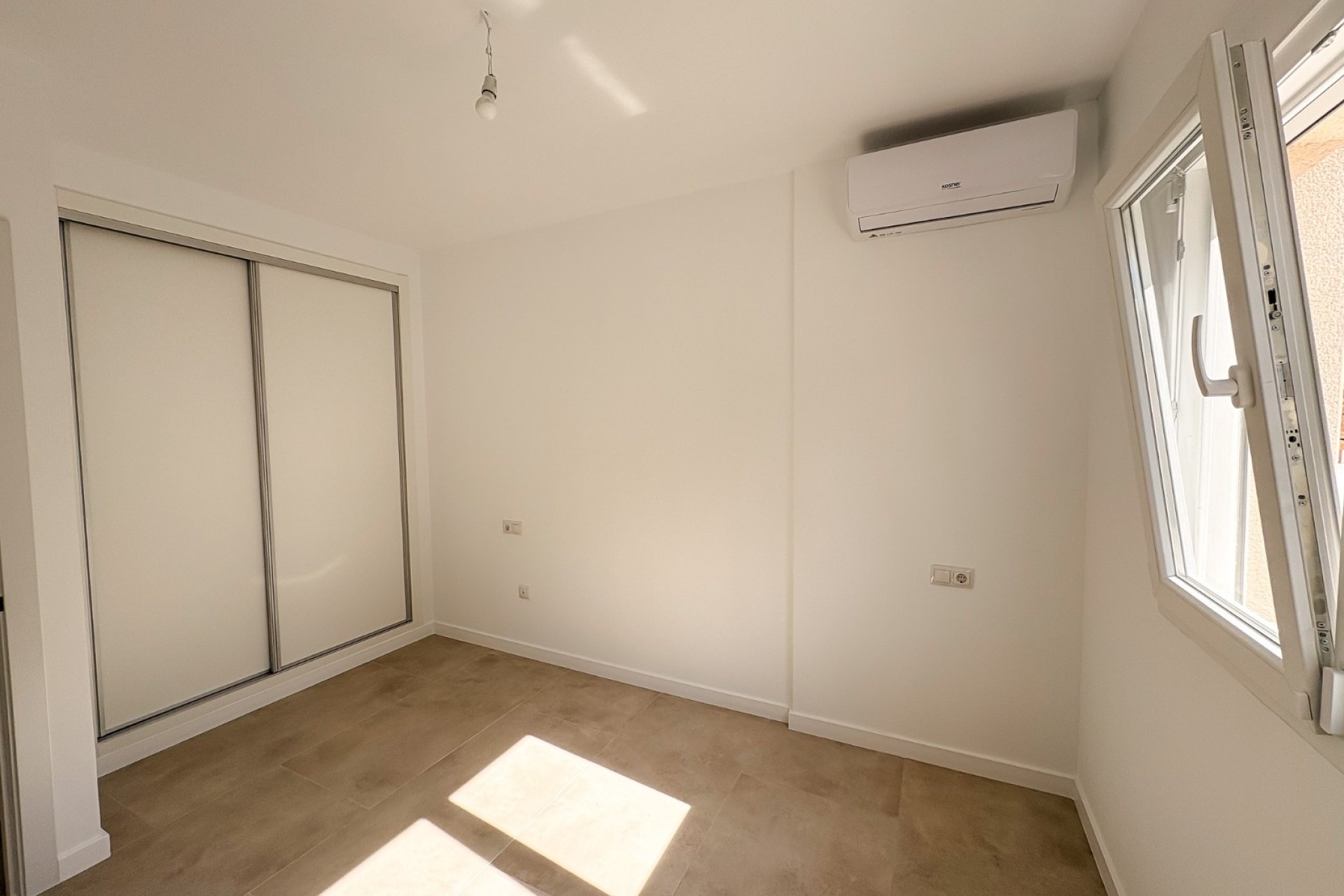 Gensalg - Villa -
El Campello - Pueblo Acantilado - Venta Lanuza