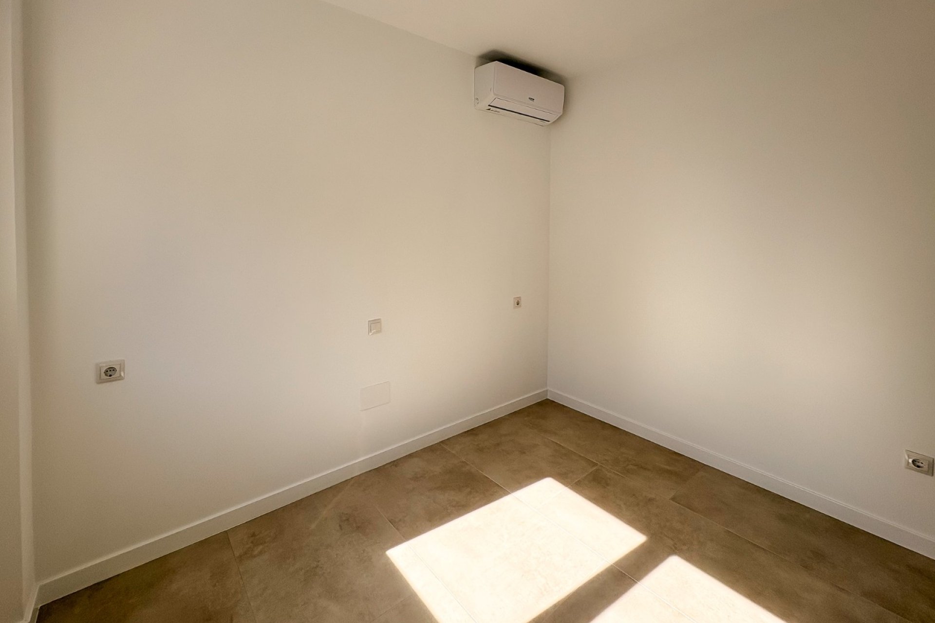 Gensalg - Villa -
El Campello - Pueblo Acantilado - Venta Lanuza