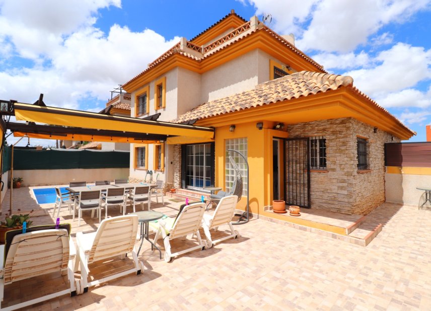 Gensalg - Villa -
Los Montesinos - La Herrada