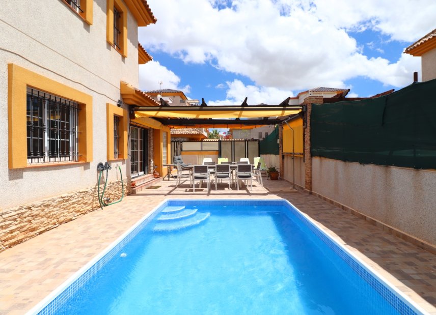 Gensalg - Villa -
Los Montesinos - La Herrada