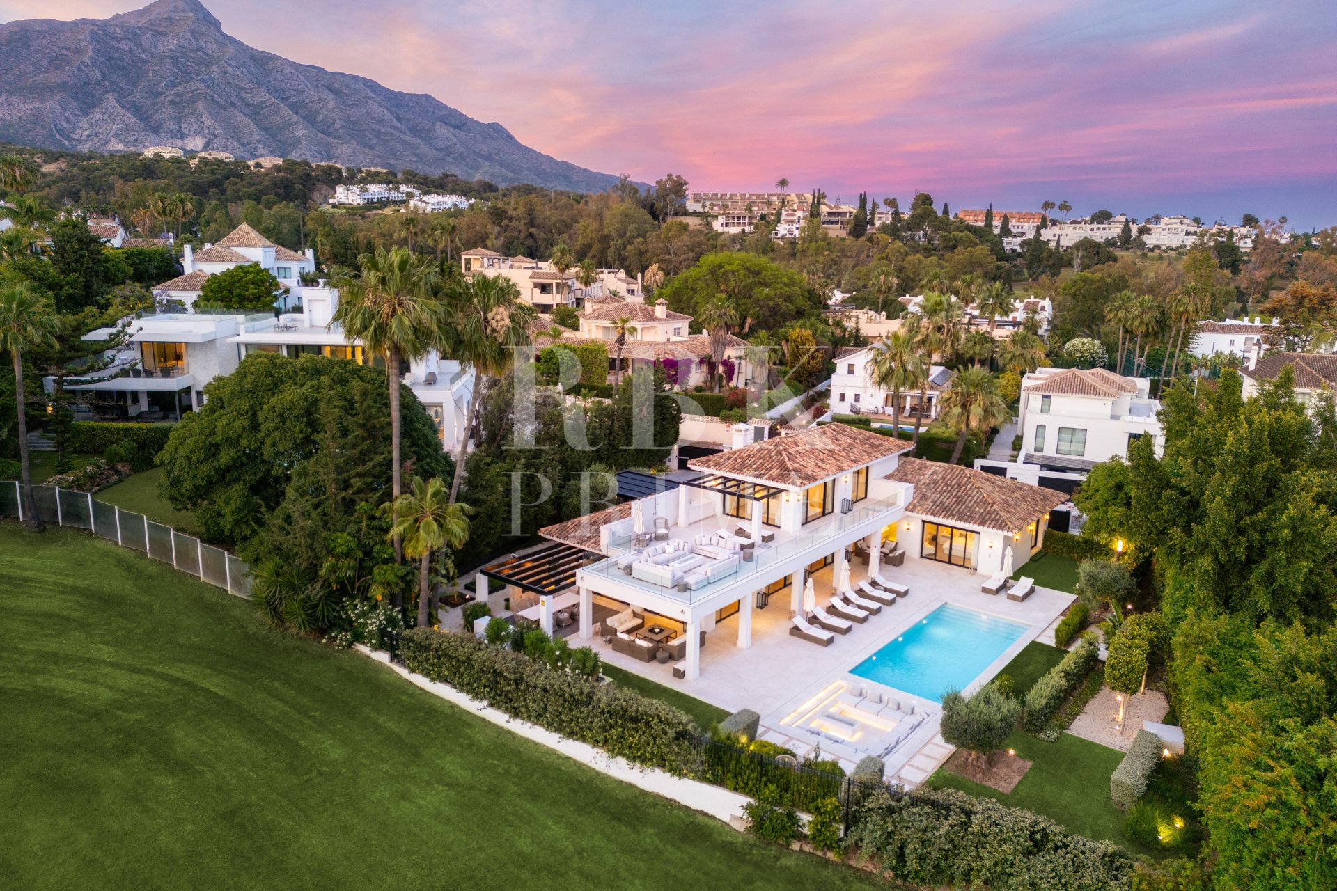 Gensalg - Villa -
Malaga - Nueva Andalucía