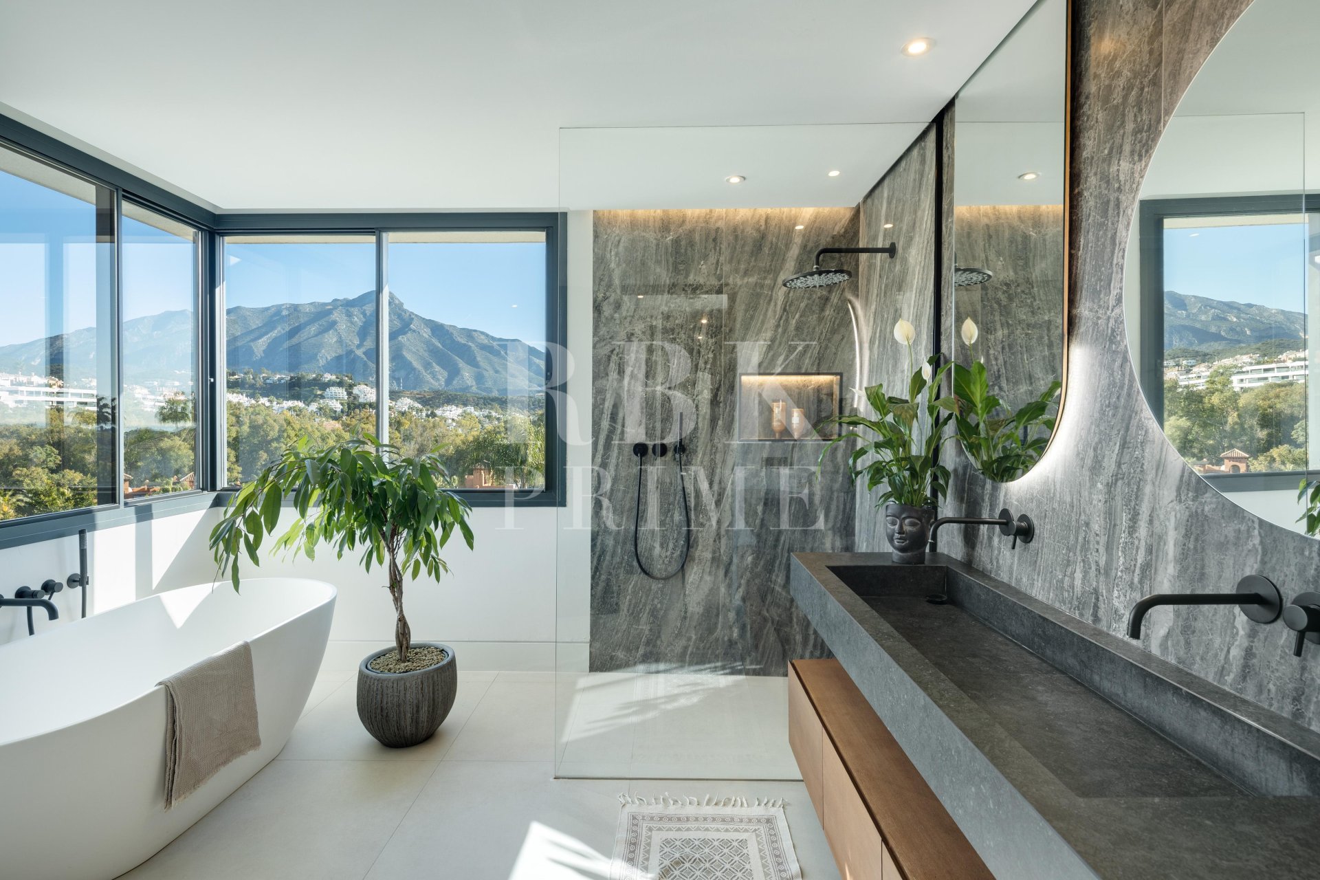 Gensalg - Villa -
Malaga - Nueva Andalucía