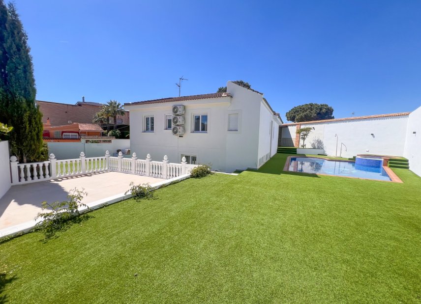 Gensalg - Villa -
Torrevieja - Los Balcones