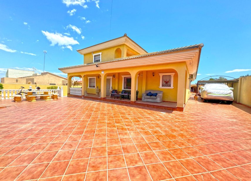 Gensalg - Villa -
Torrevieja - Los Balcones