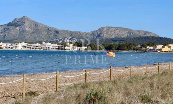 Land - Gensalg - Alcudia -
                Es Barcarás
