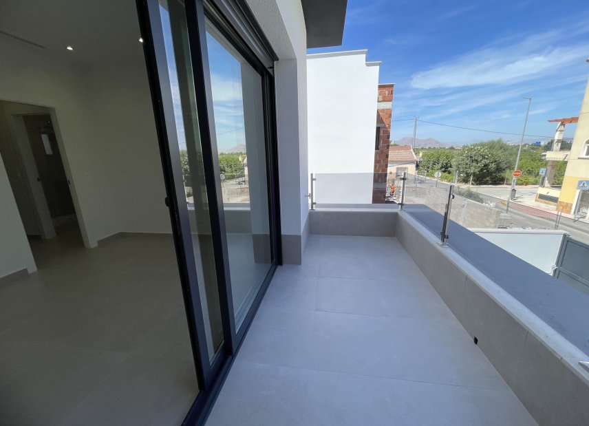New Build - detached -
Heredades