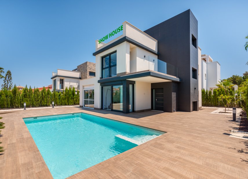 New Build - detached -
Playa Paraiso