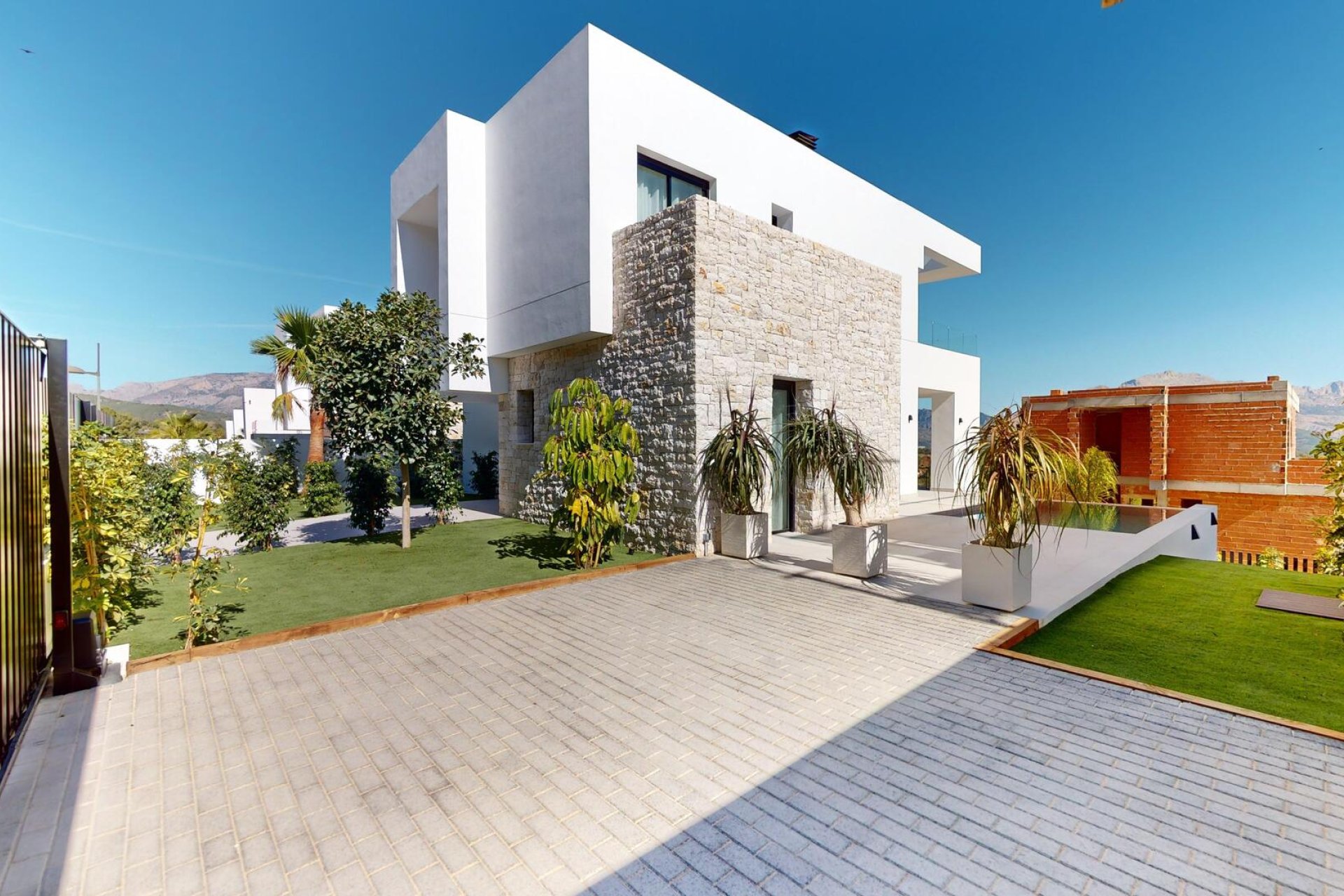New Build - detached -
Polop