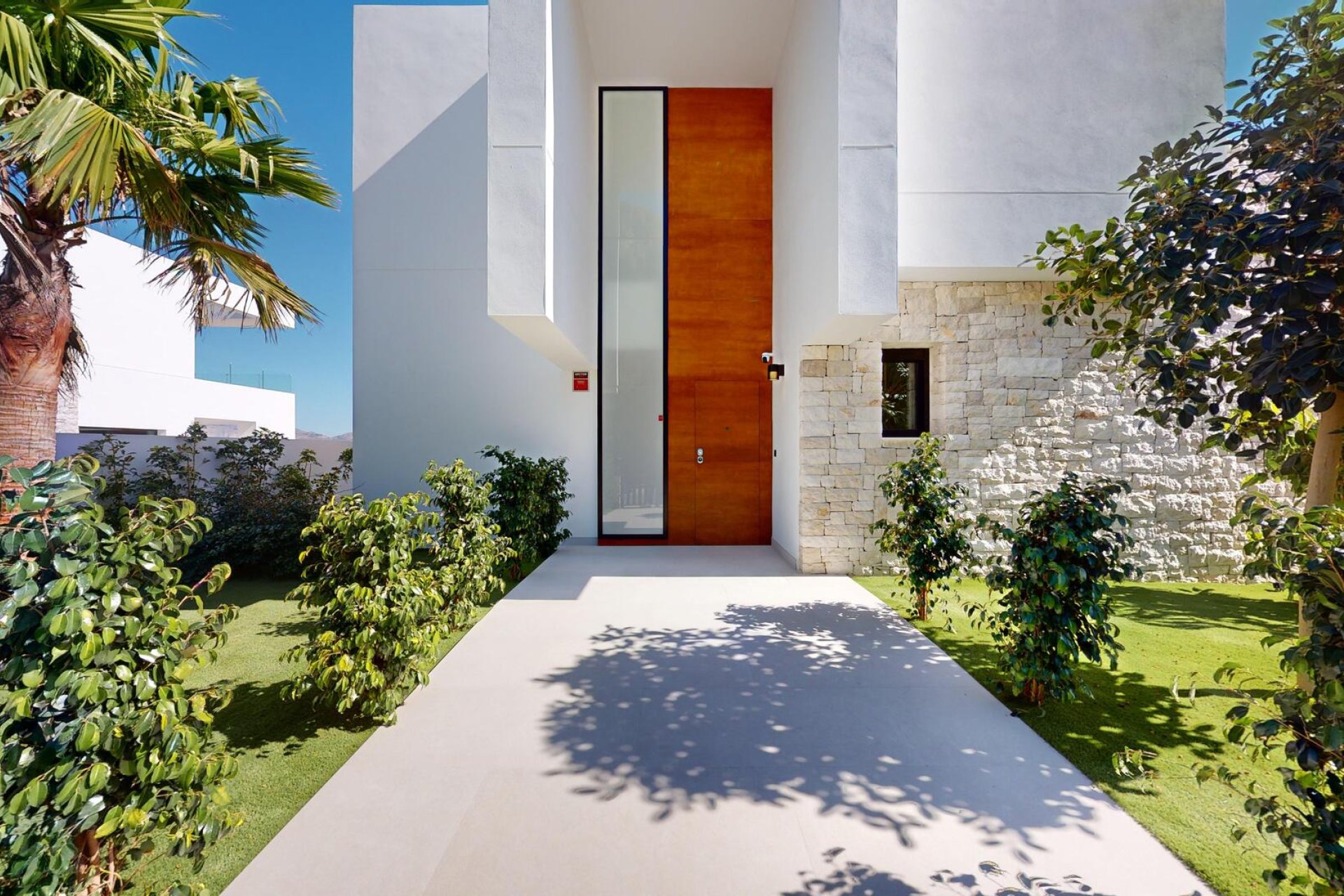 New Build - detached -
Polop