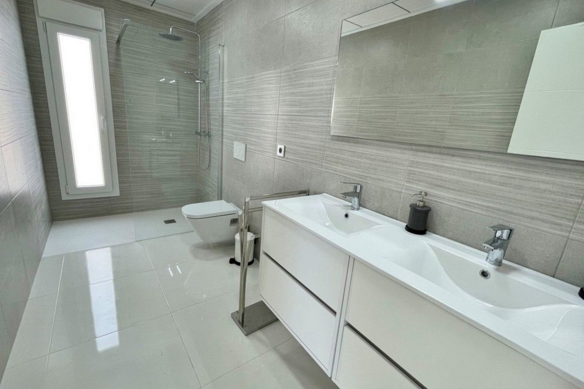 New Build - detached -
Rafal