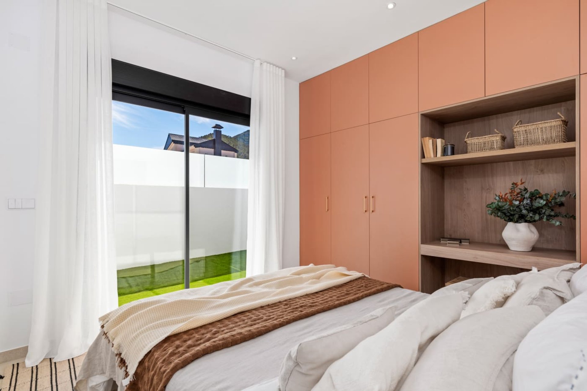 Nybyggeri - detached -
Polop