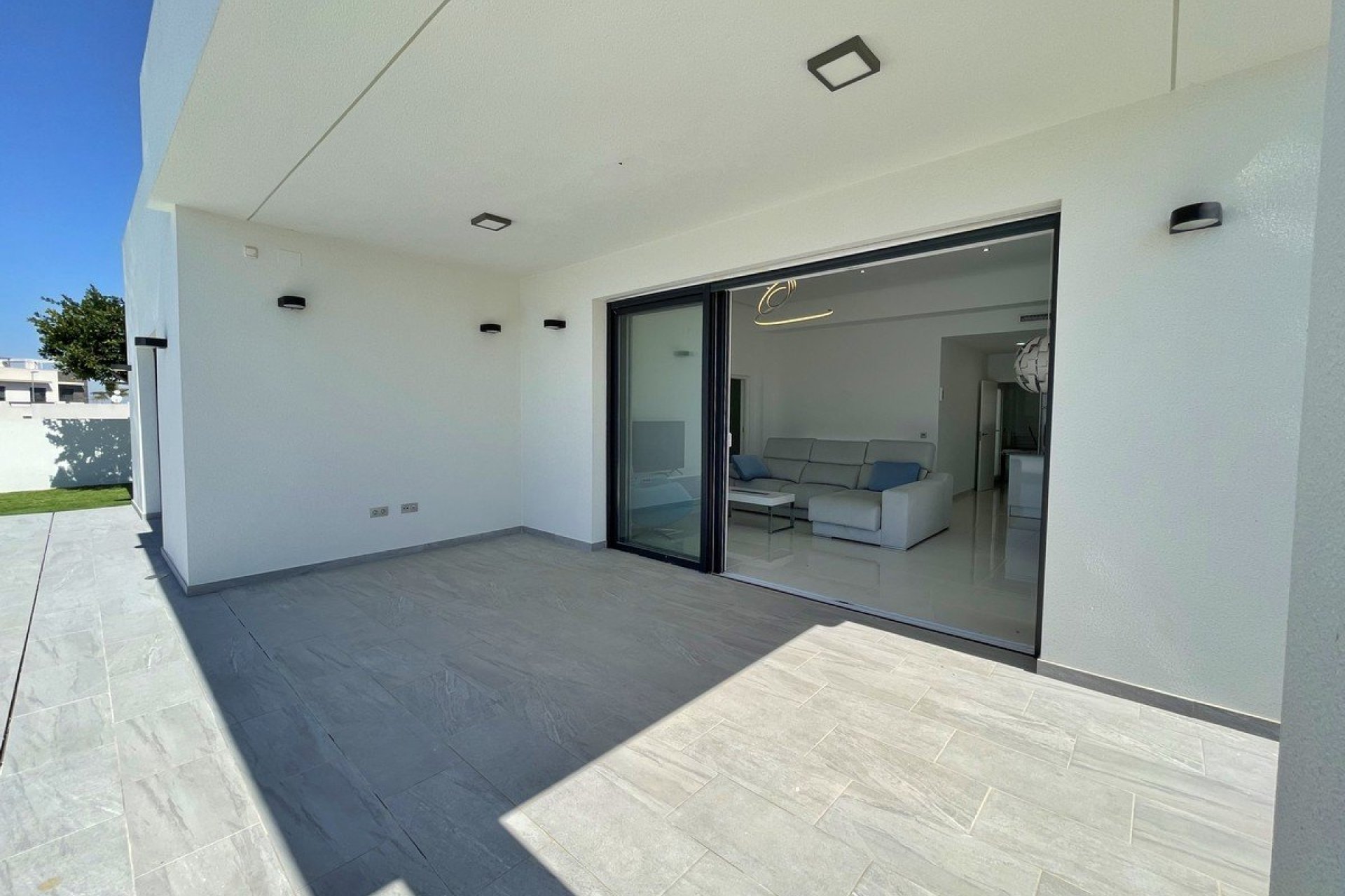 Nybyggeri - detached -
Rafal
