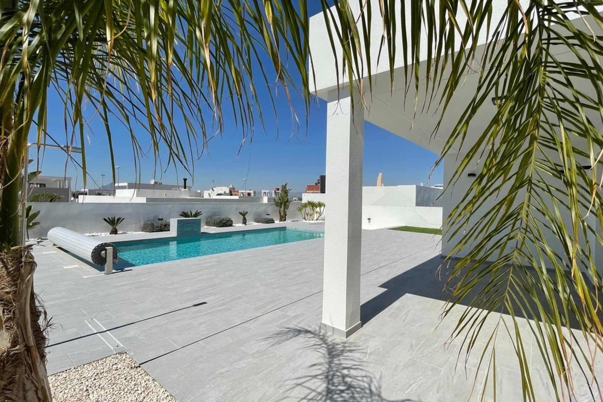 Nybyggeri - detached -
Rafal