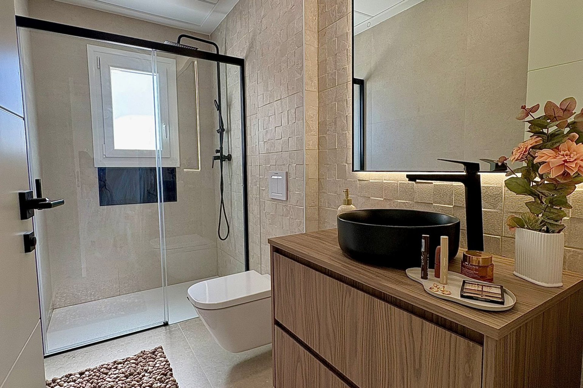 Nybyggeri - detached -
Roldán