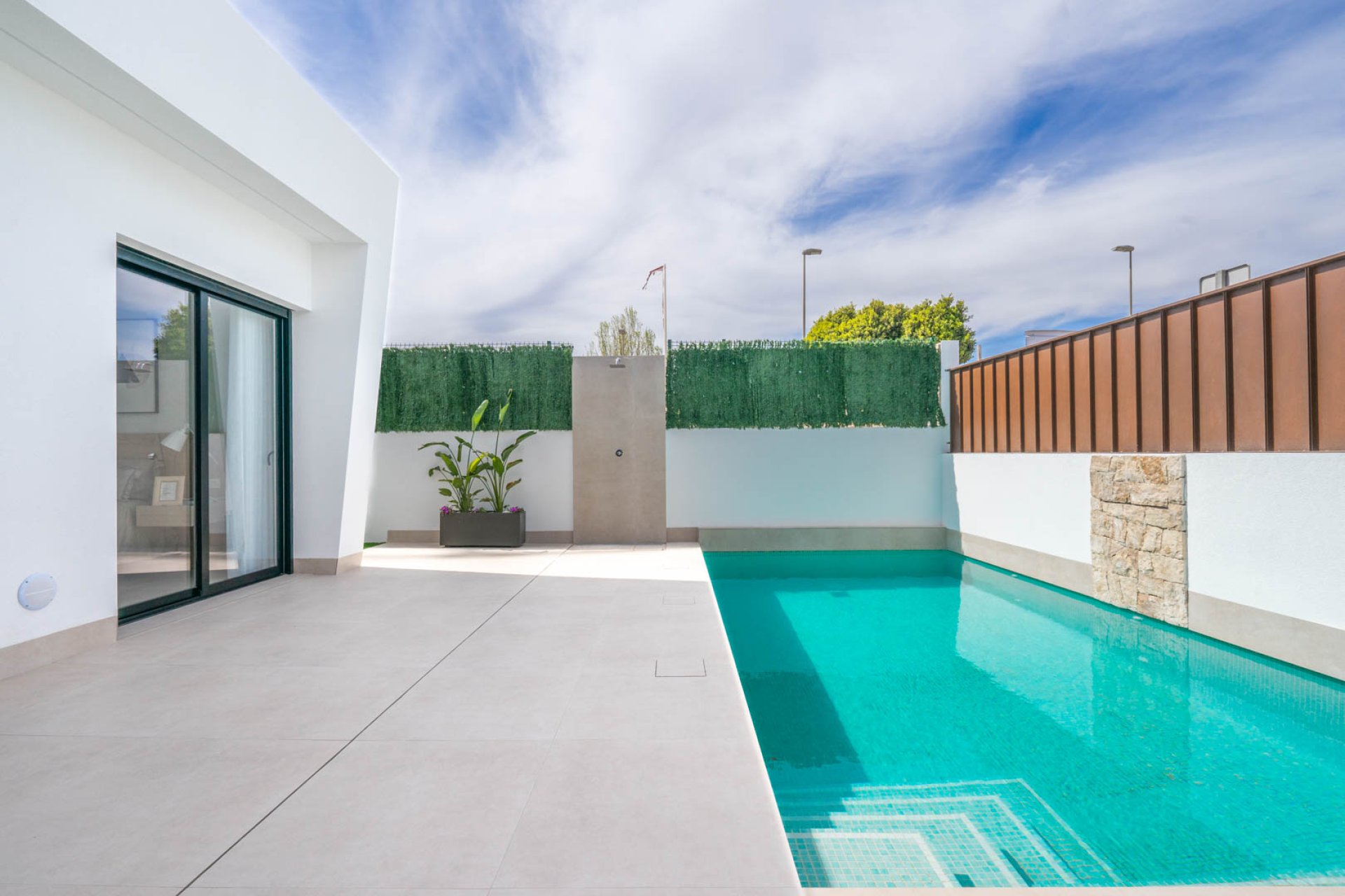 Nybyggeri - detached -
Roldán