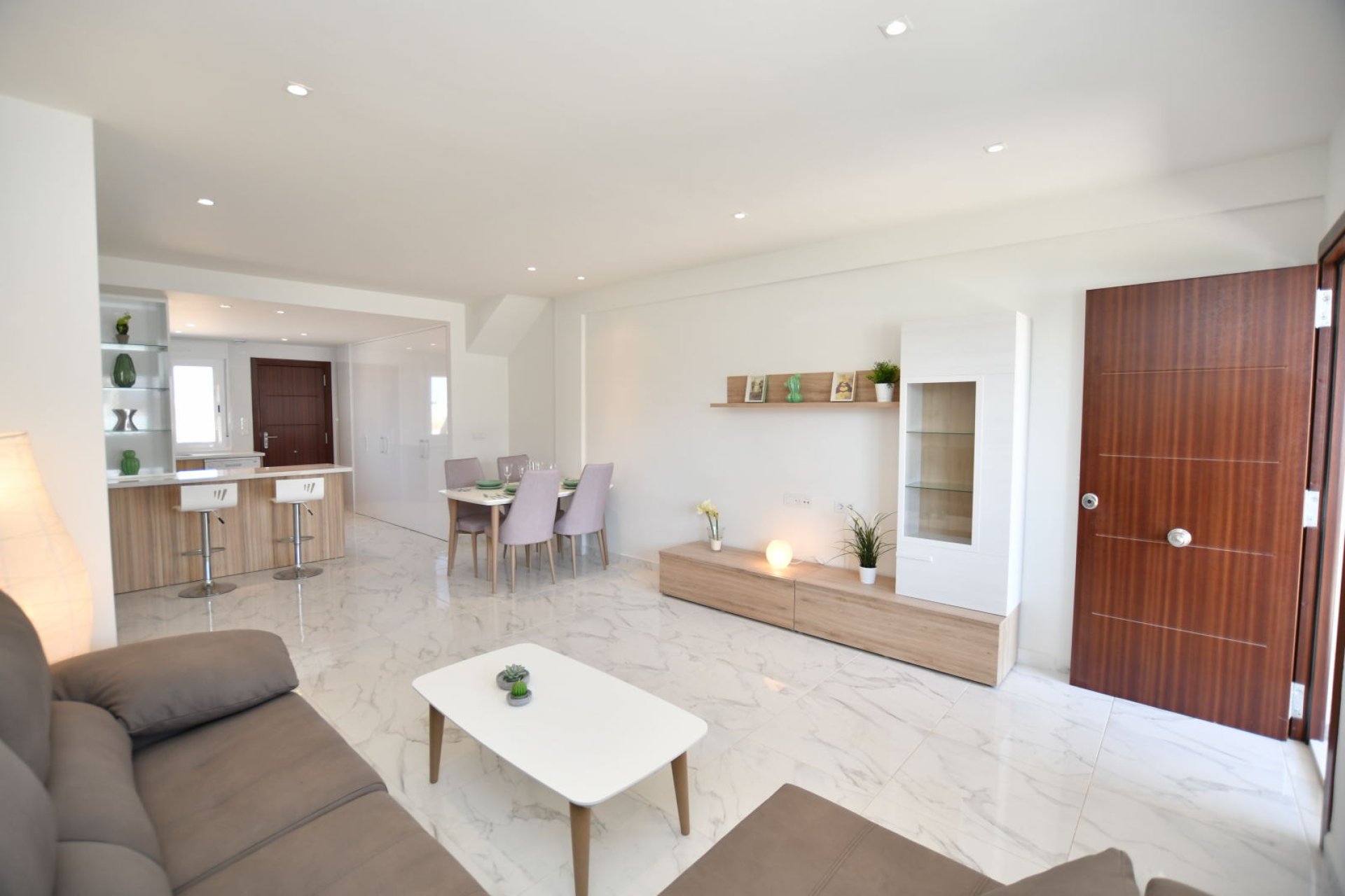Nybyggeri - low-bungalow -
San Miguel de Salinas