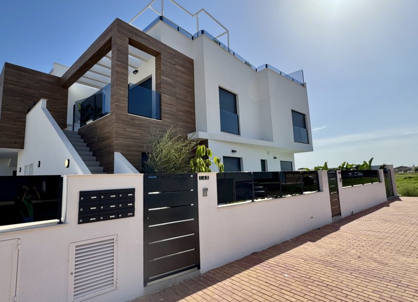Nybyggeri - low-bungalow -
San Pedro del Pinatar