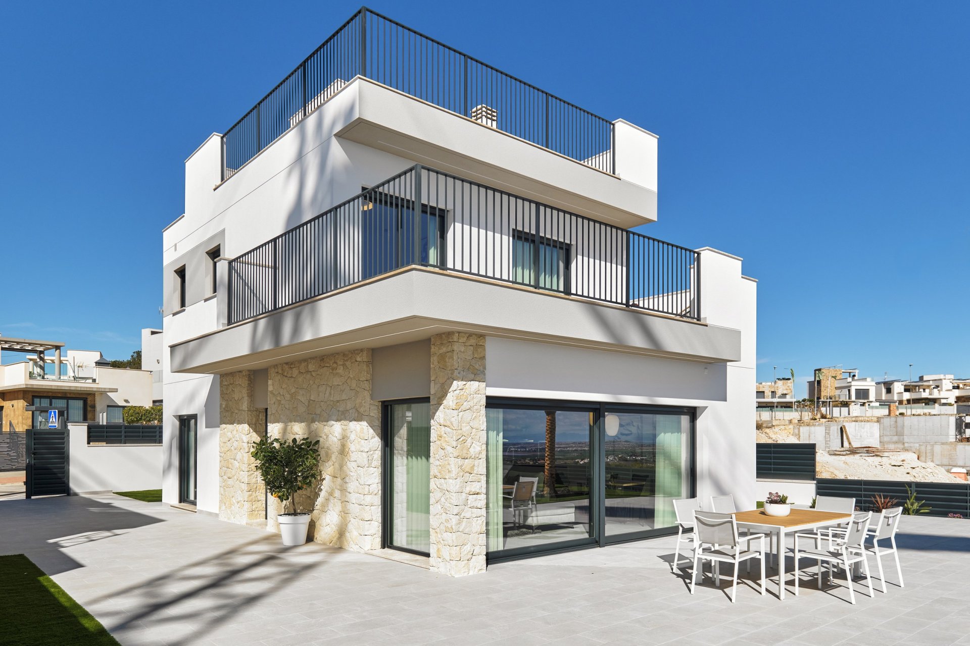 Nybyggeri - Villa -
San Miguel de Salinas