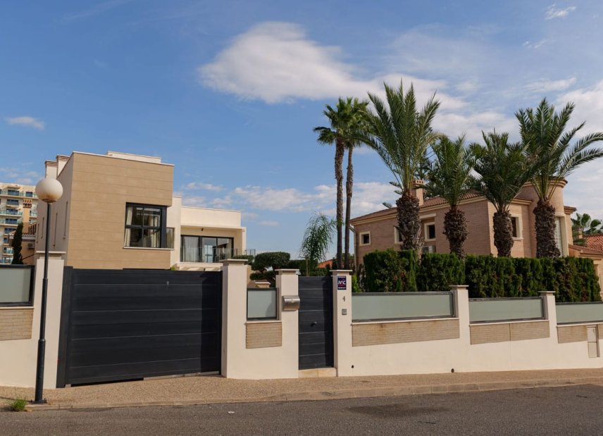 Nybyggeri - Villa -
Torrevieja