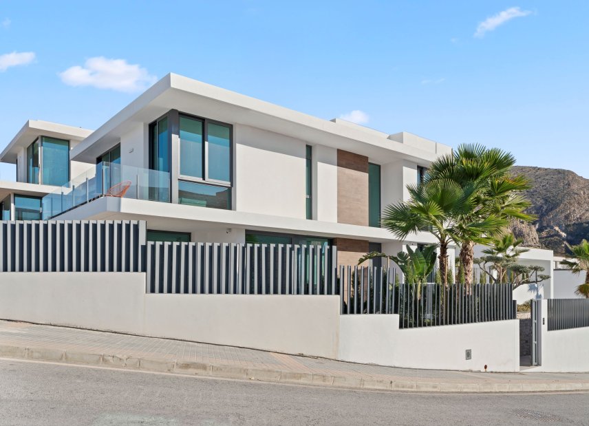 Obra nueva - Villa -
Benidorm