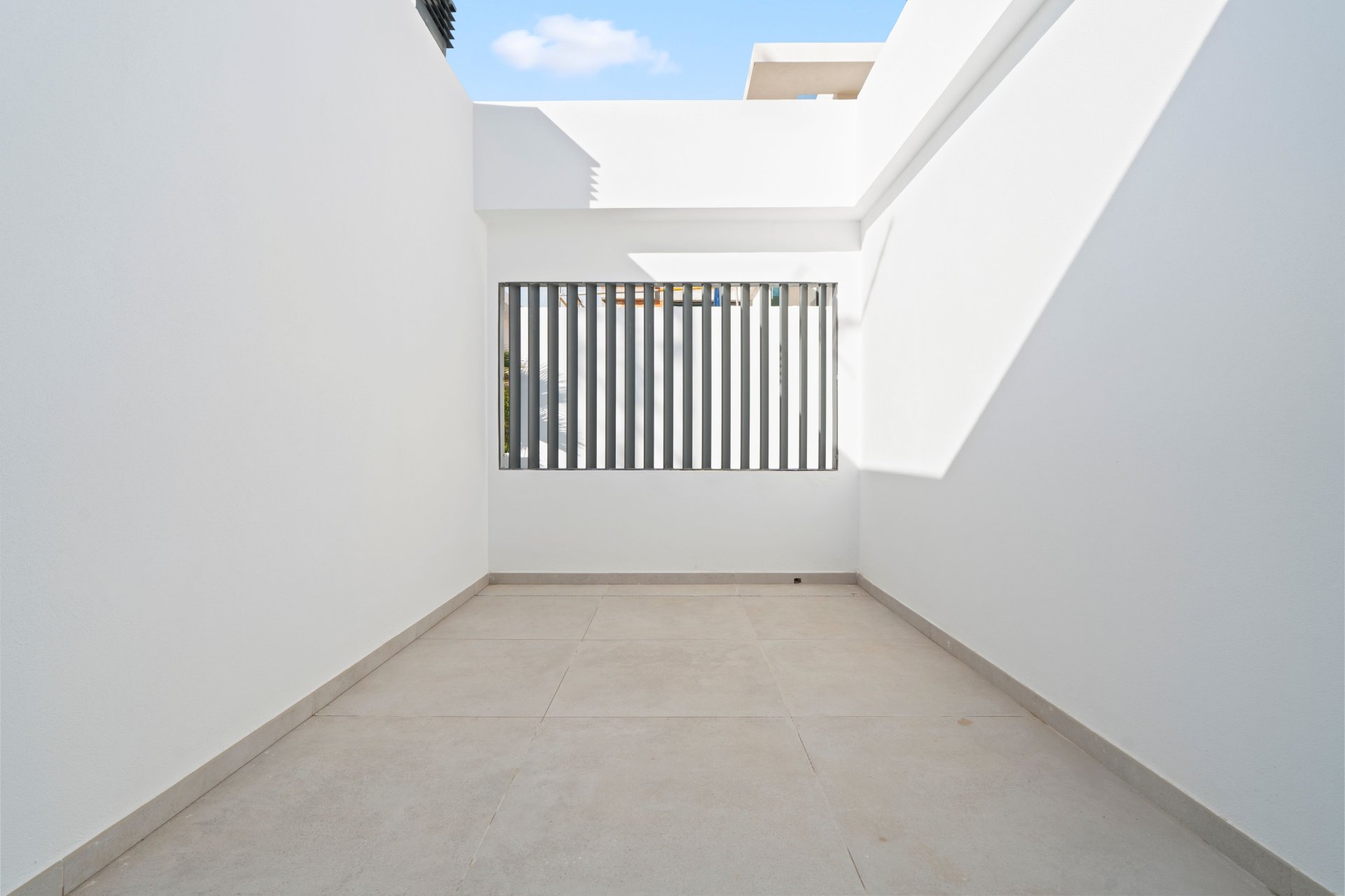 Obra nueva - Villa -
Benidorm