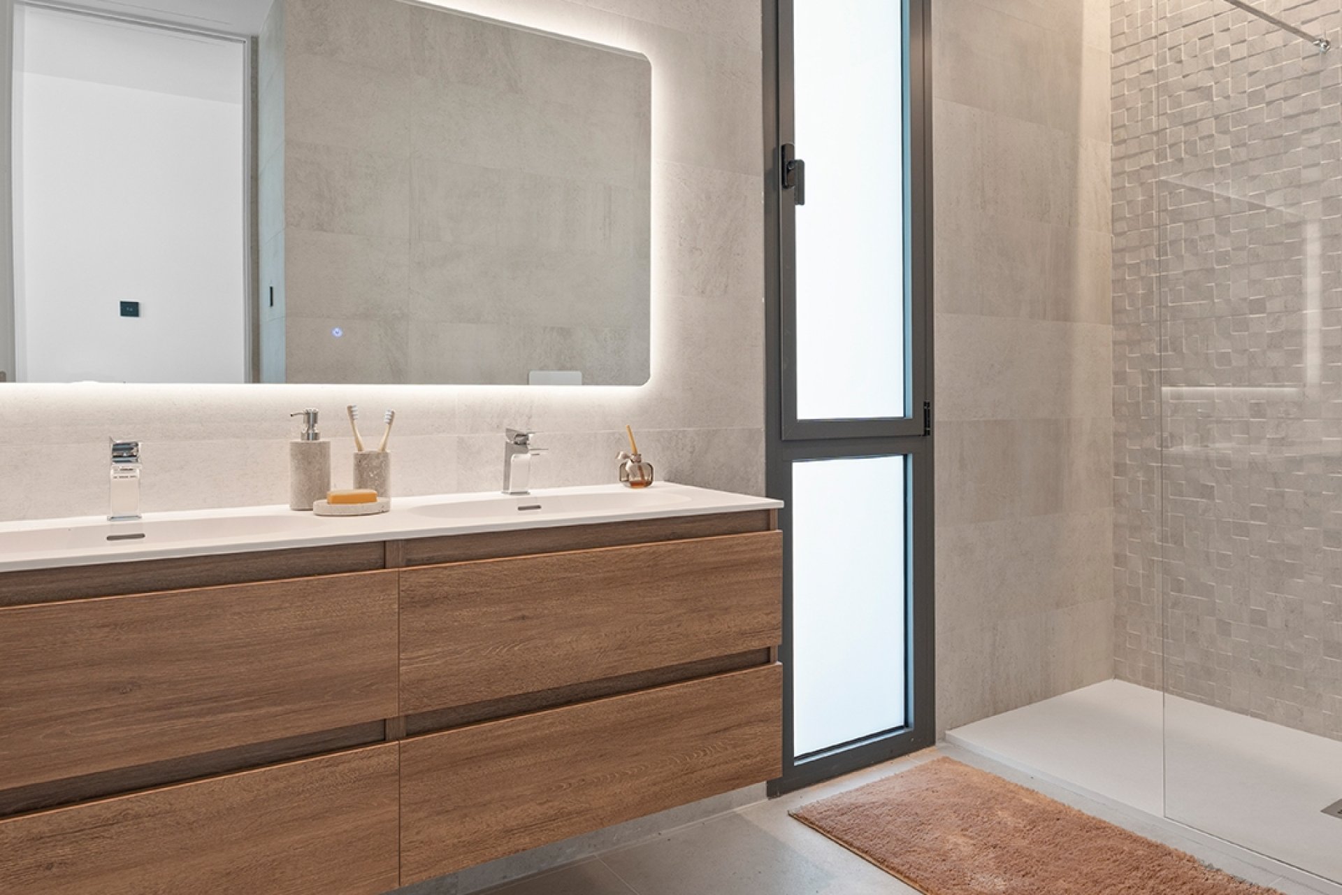 Obra nueva - Villa -
Benidorm