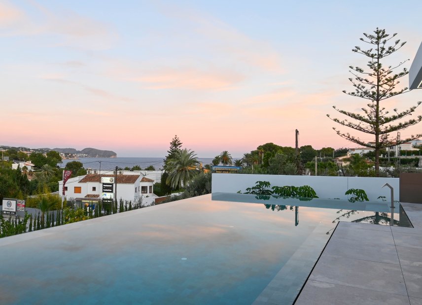 Obra nueva - Villa -
Benissa
