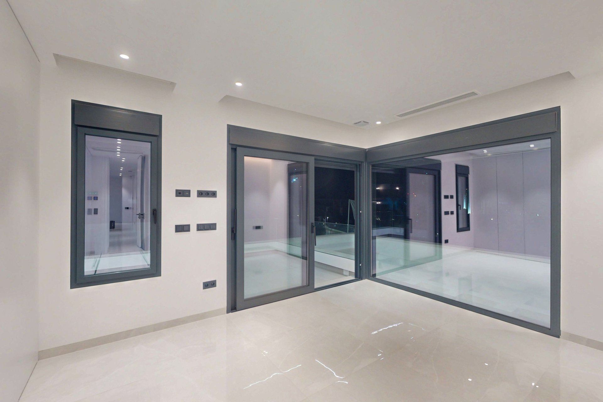 Obra nueva - Villa -
Finestrat