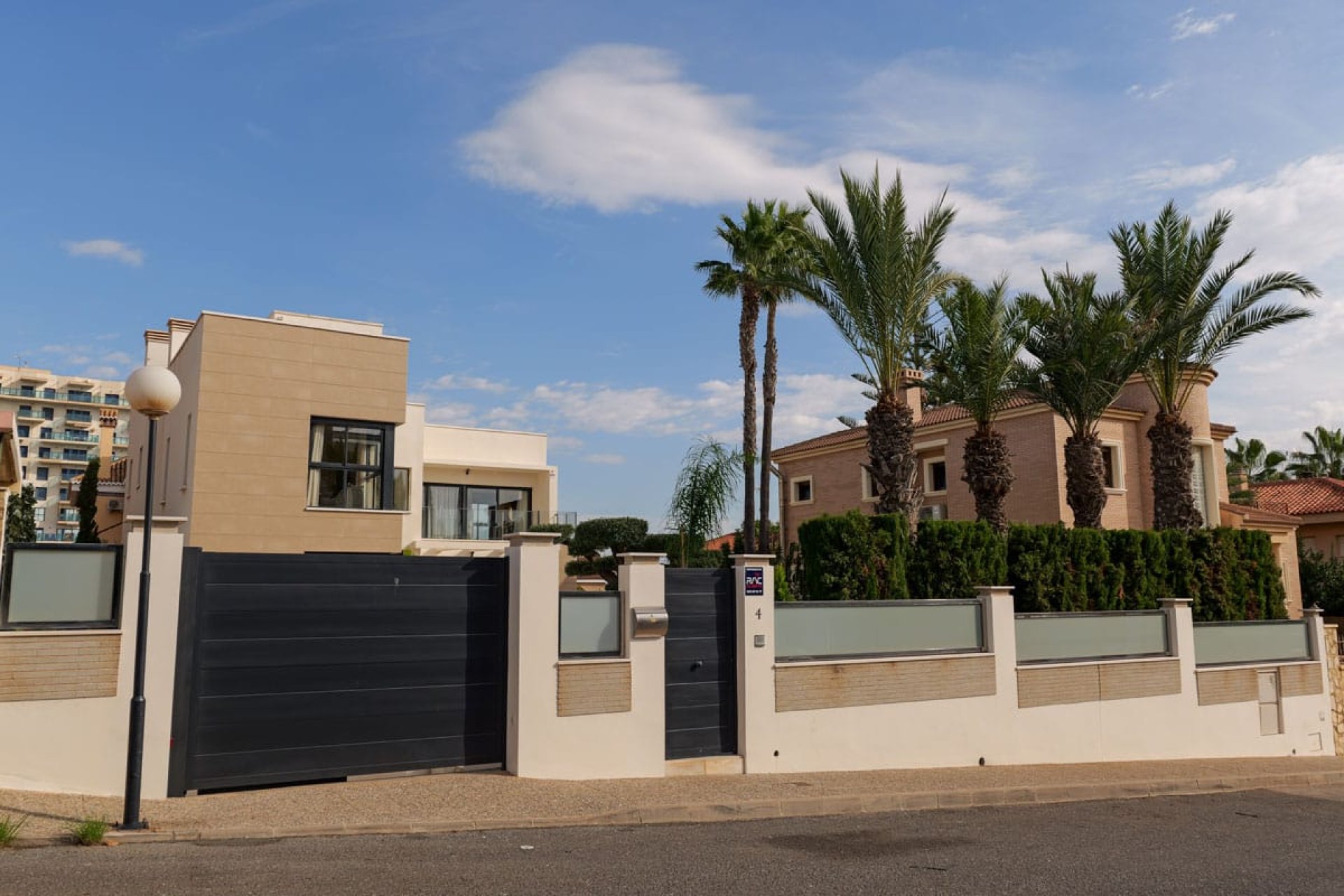 Obra nueva - Villa -
Torrevieja