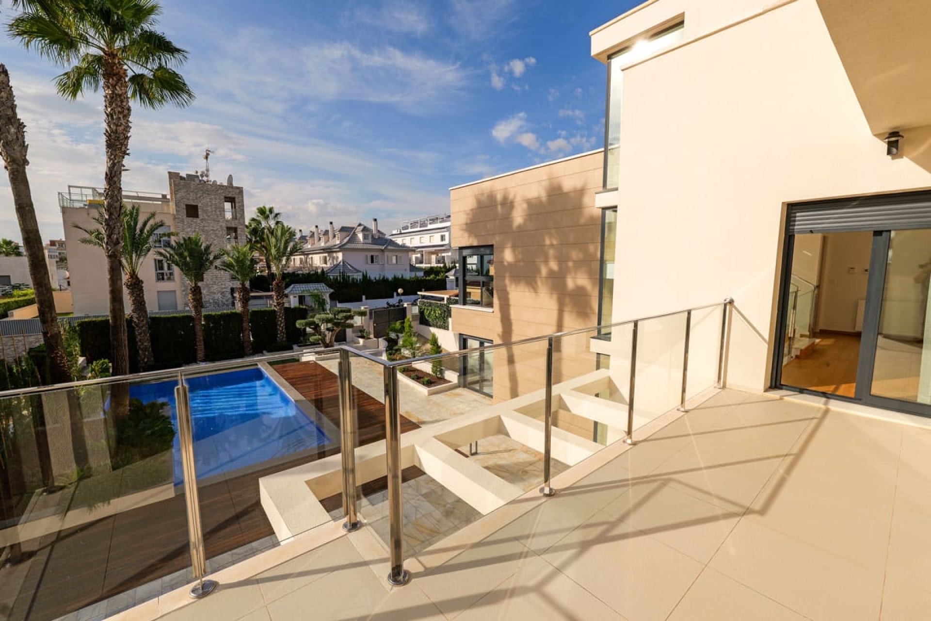 Obra nueva - Villa -
Torrevieja