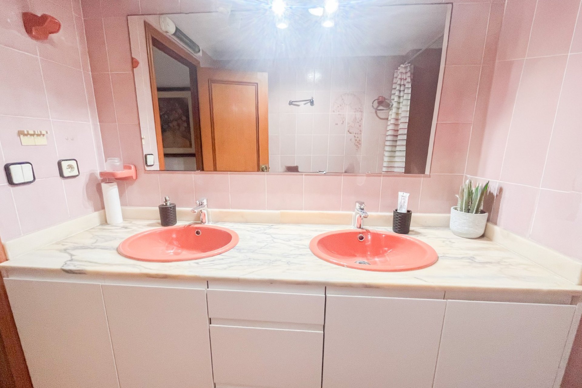 Resale - apartment -
Alicante - Center