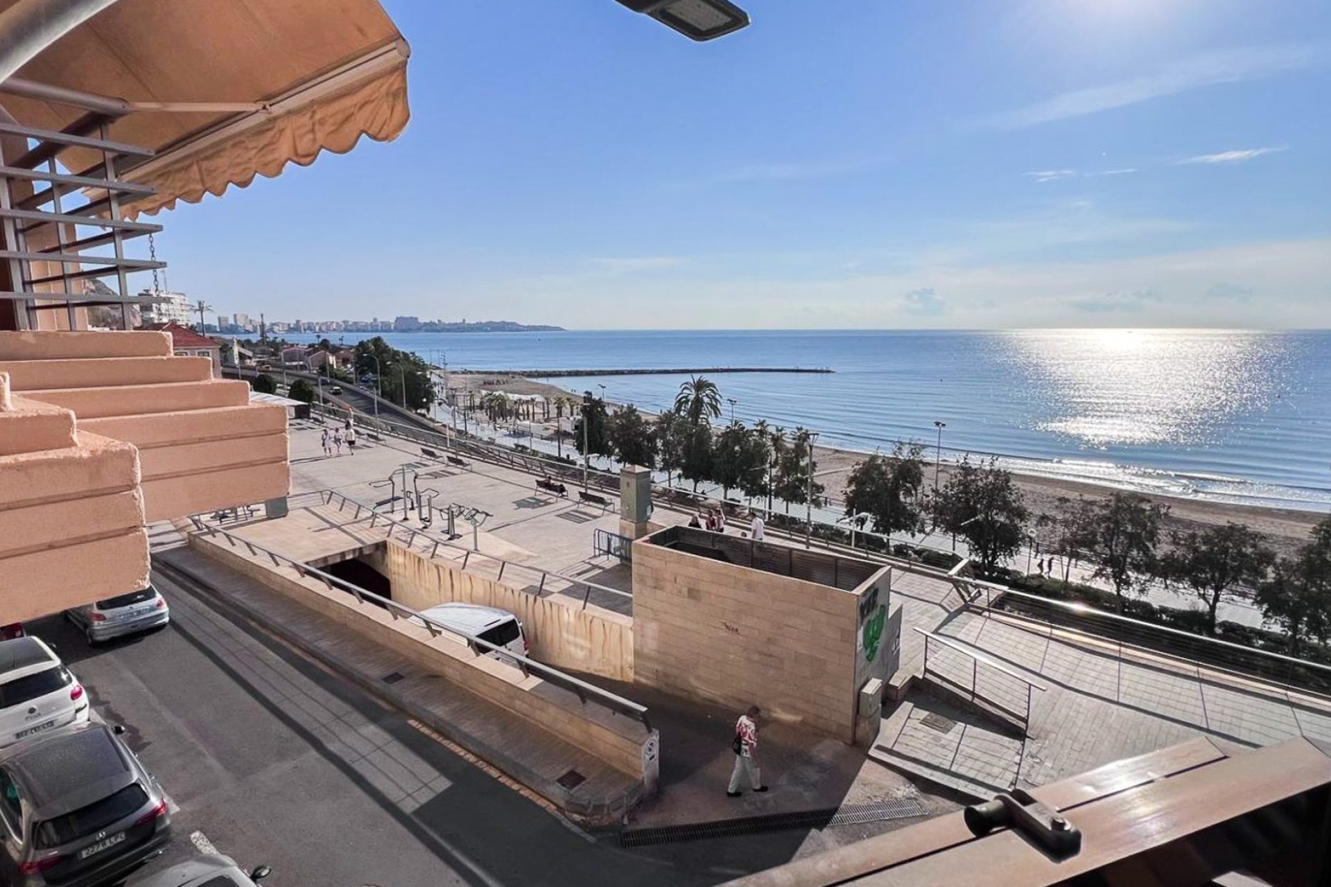 Resale - apartment -
Alicante - Center