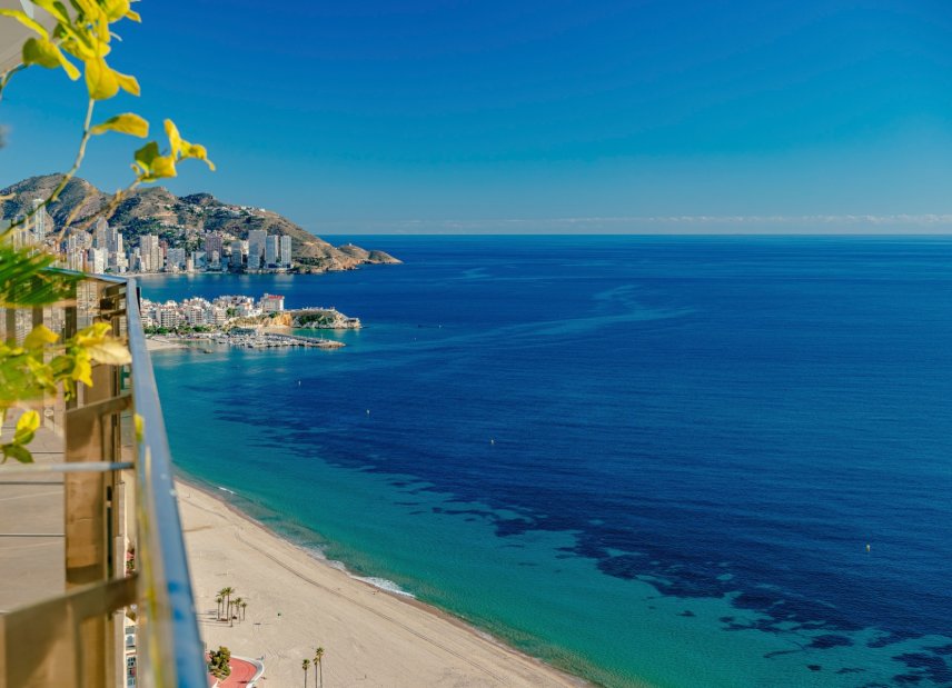 Resale - apartment -
Benidorm