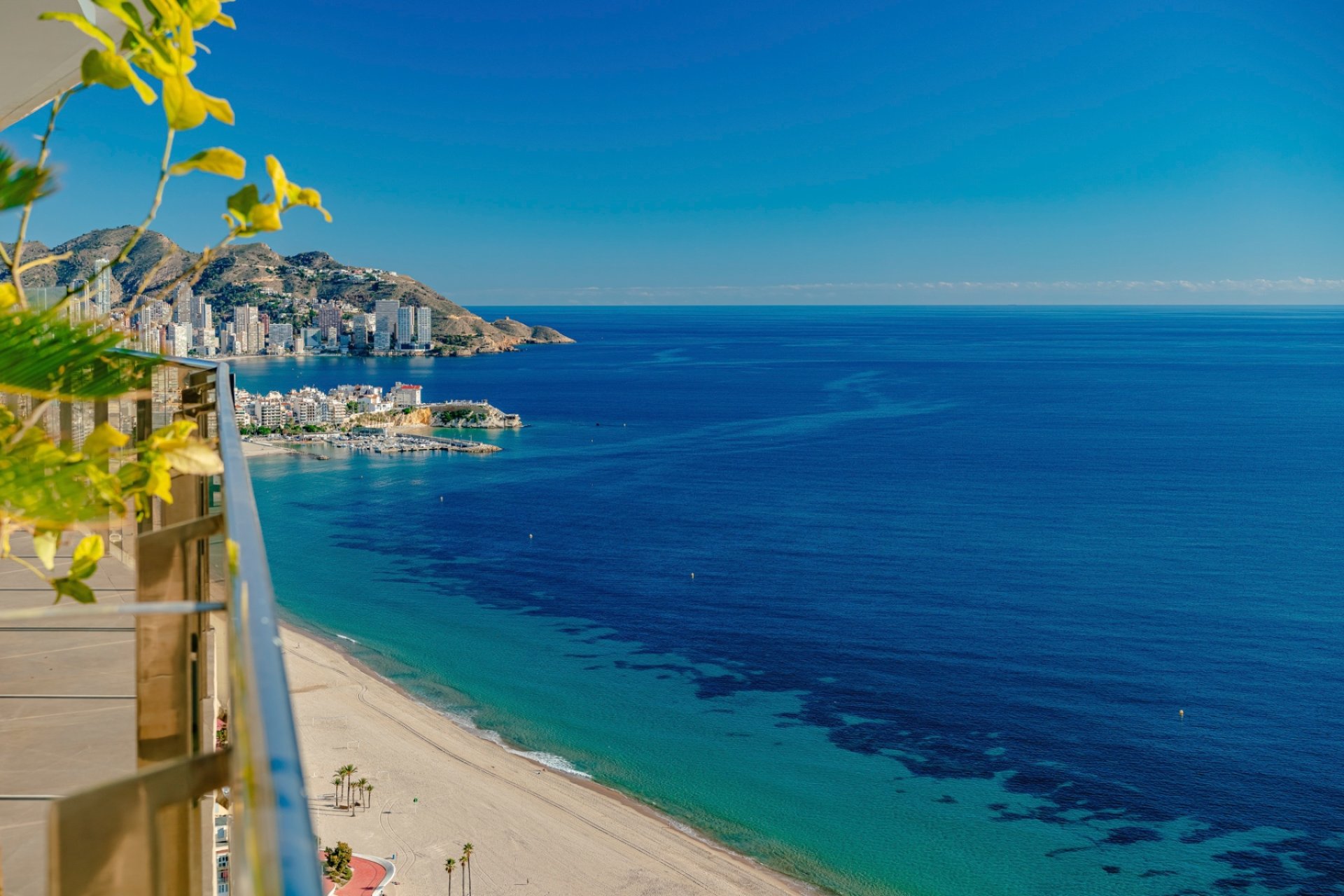Resale - apartment -
Benidorm