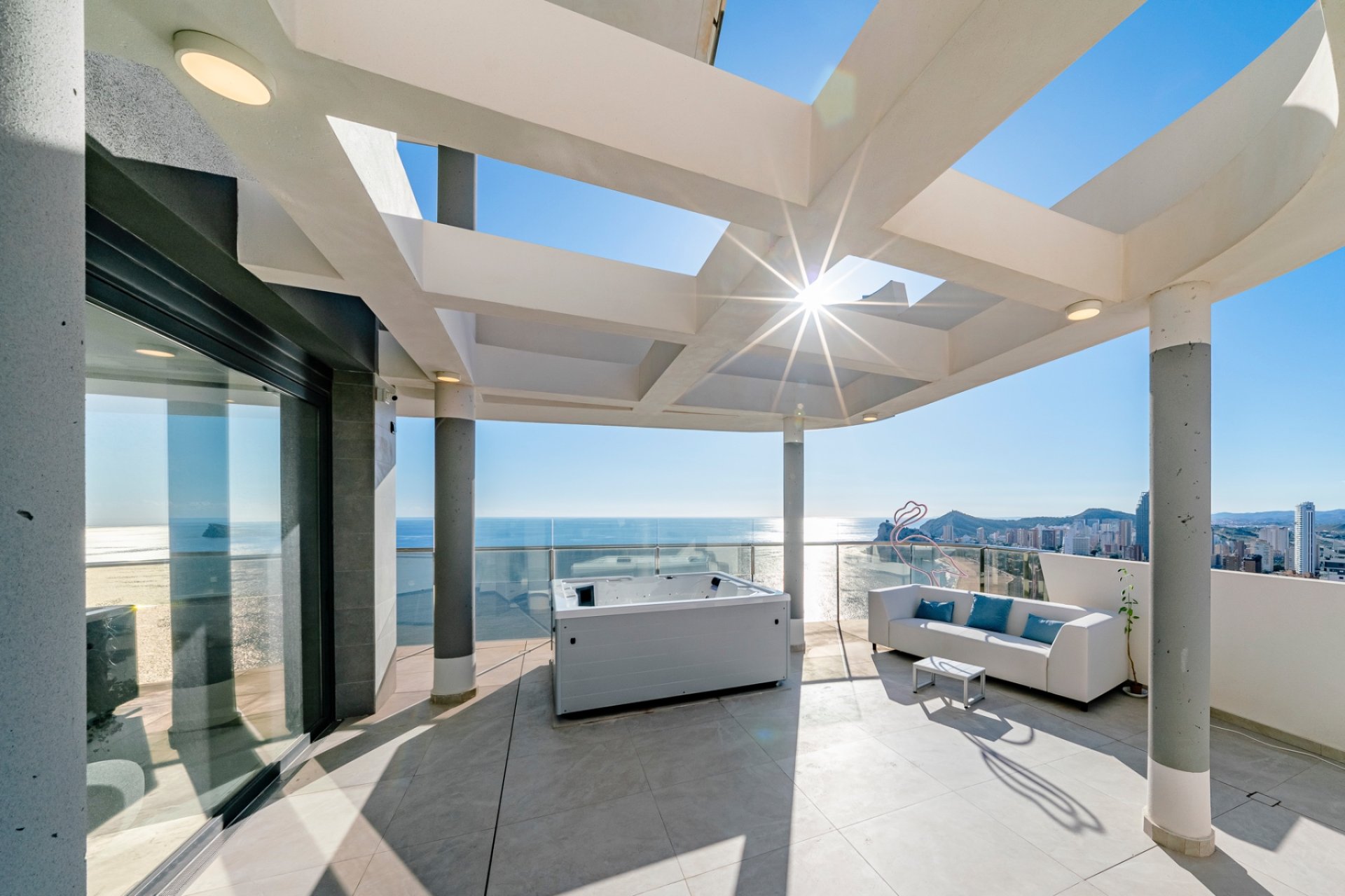 Resale - apartment -
Benidorm