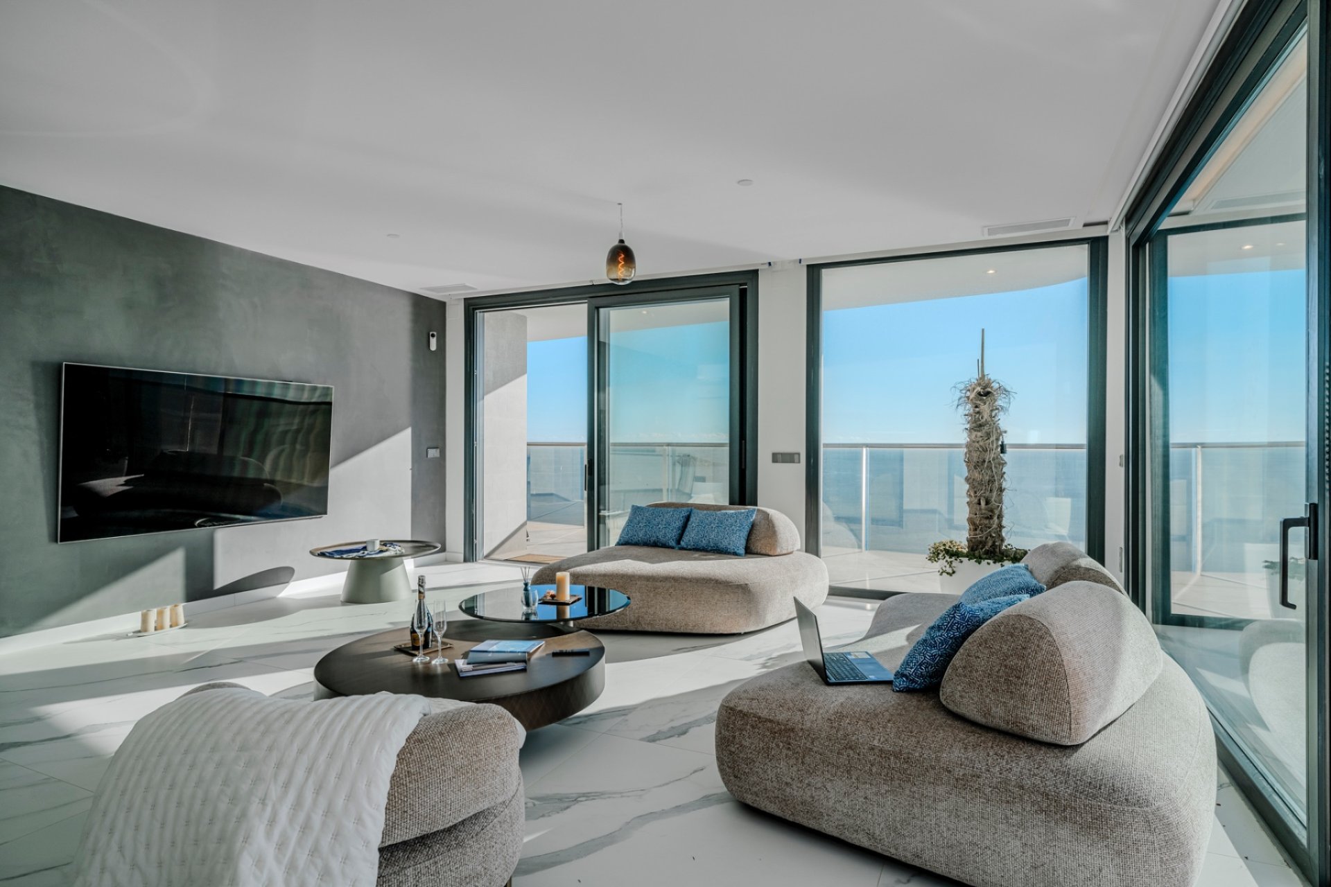 Resale - apartment -
Benidorm