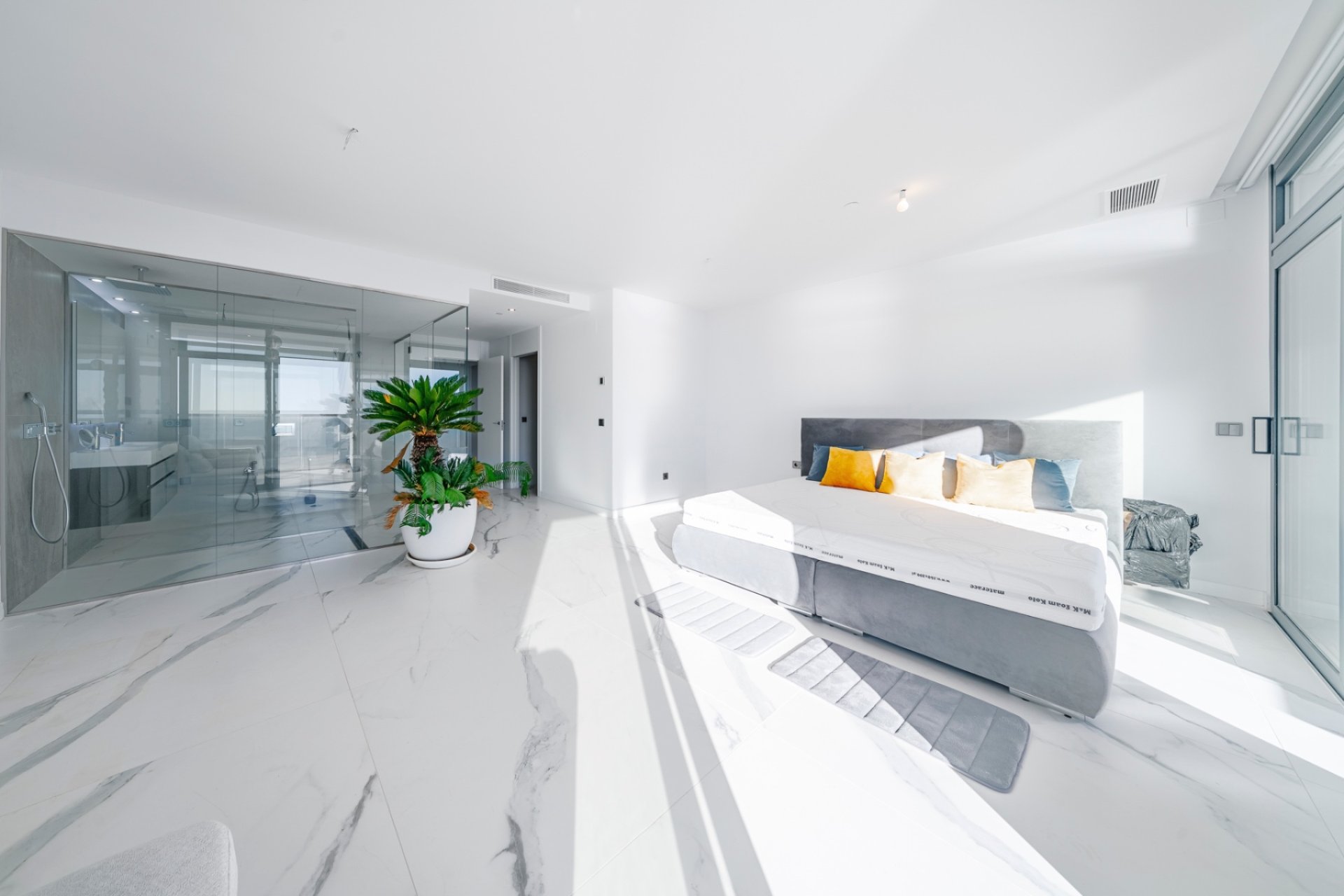 Resale - apartment -
Benidorm