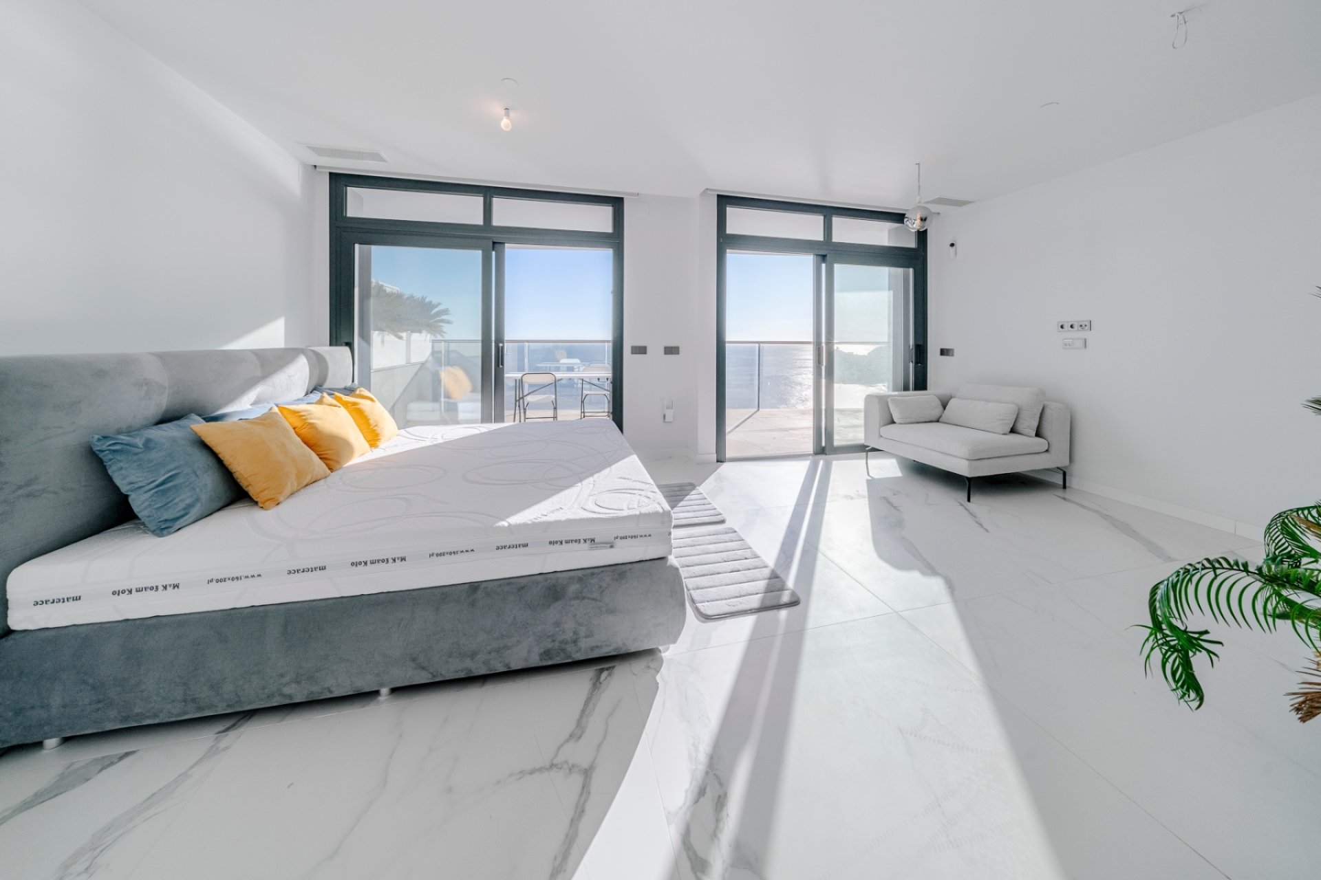 Resale - apartment -
Benidorm